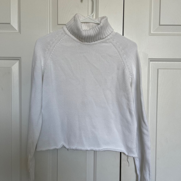 Cropped Turtleneck - Picture 2 of 2